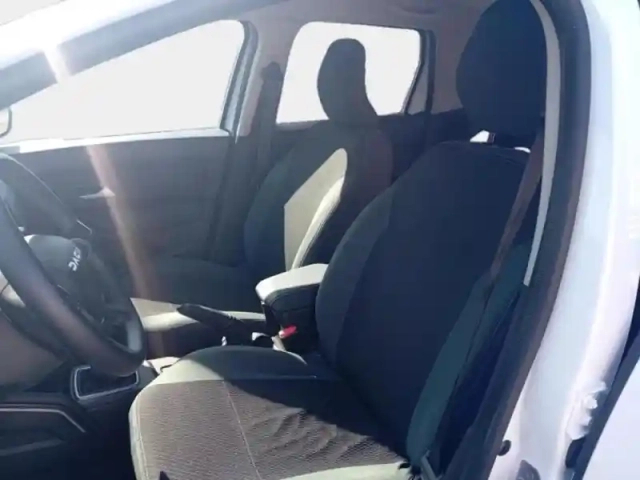 Dacia Duster 1.5 blue dci 115ch  journey 4x4 — photo 14