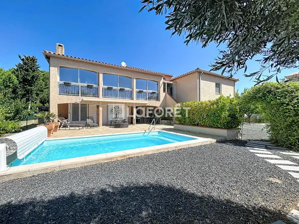 Maison 5 pièces 220 m²