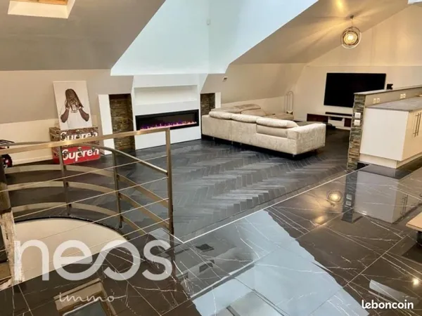 Loft 6 pièces 159 m²