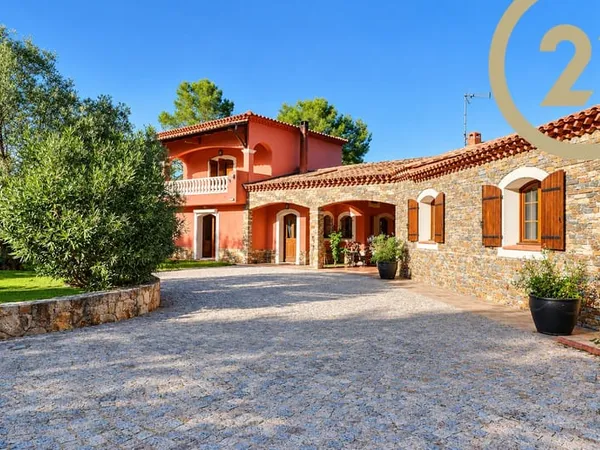 VENTE - PUGET-SUR-ARGENS - DOMAINE SÉCURISÉ AU CALME - Belle