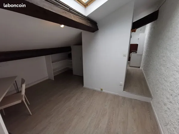 Studio lot 13 pour étudiant, 35m2 libre de suite proche fac lettres et droit au 36 rue Charles Kelle