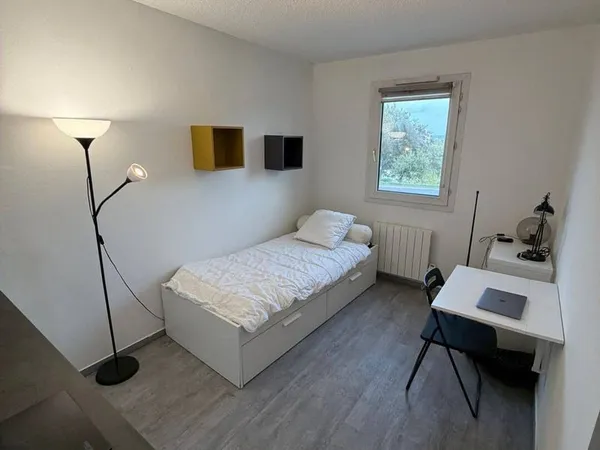 Studio 1 pièce 13 m²
