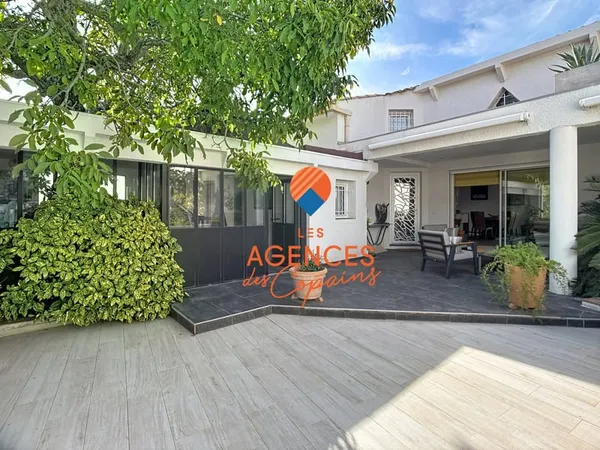 A VENDRE EN EXCLUSIVITE DANS RESIDENCE SECURISEE MAISON D AR