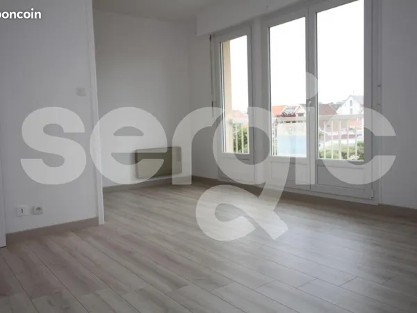 Studio 1 pièce 27 m²