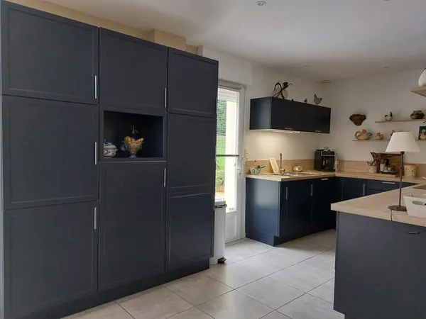 Maison de plain-pied 7 pièces 236 m²