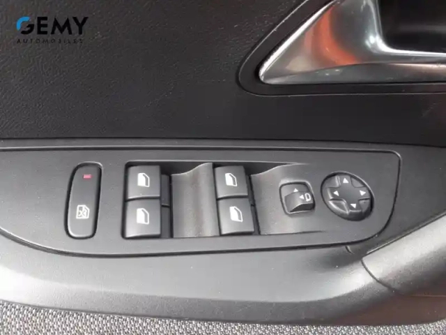 Peugeot 2008 puretech 130 s&amp;s eat8 — photo 12