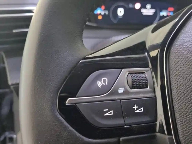 Peugeot 208 100 s&amp;s bvm6 — photo 26
