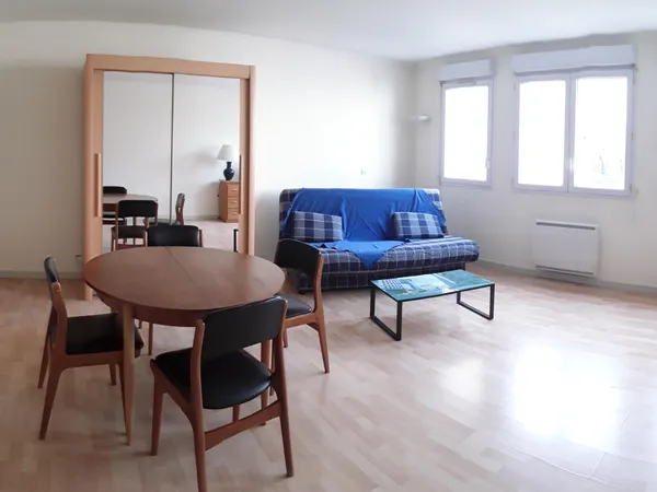 Loue studio meublé