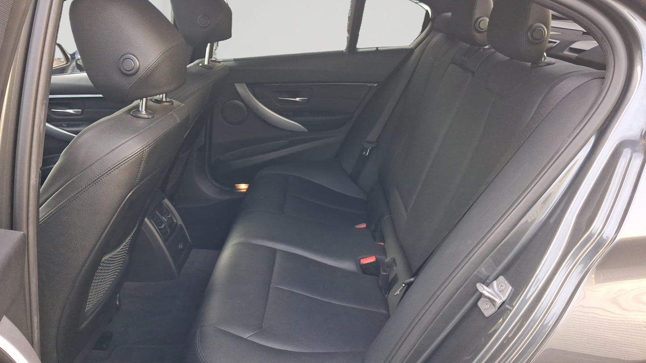 BMW 320d 190 ch BVA8 — photo 12