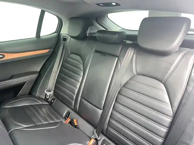 Alfa Romeo Stelvio 2.2 210 ch q4 at8 — photo 13