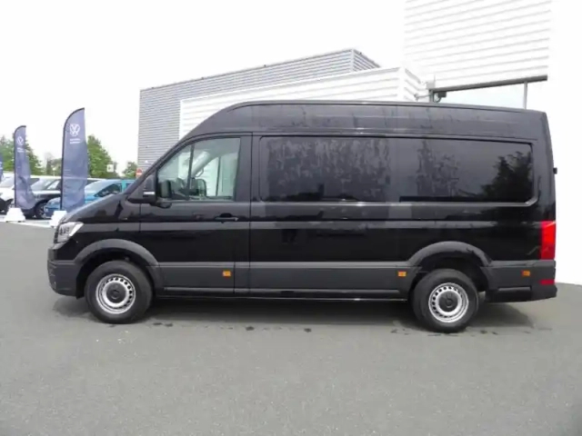 Volkswagen Crafter fg 35 l3h3 2.0 tdi 177ch business traction bva8 — photo 2