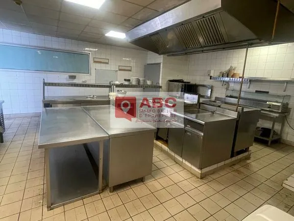 Local commercial 420 m² MONTPELLIER