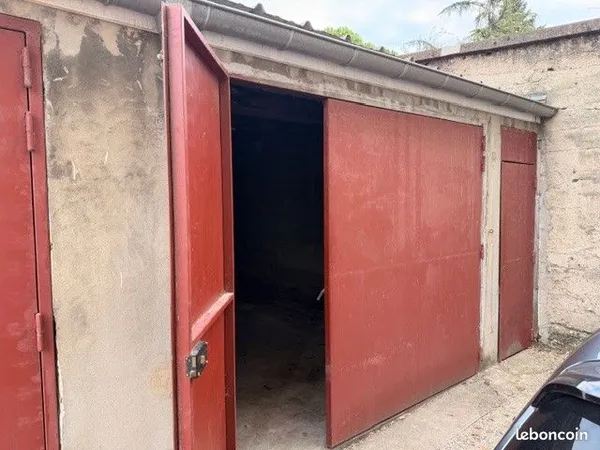 Villeurbanne Cusset - Garage 15 m² sécurisé sous toiture neuve