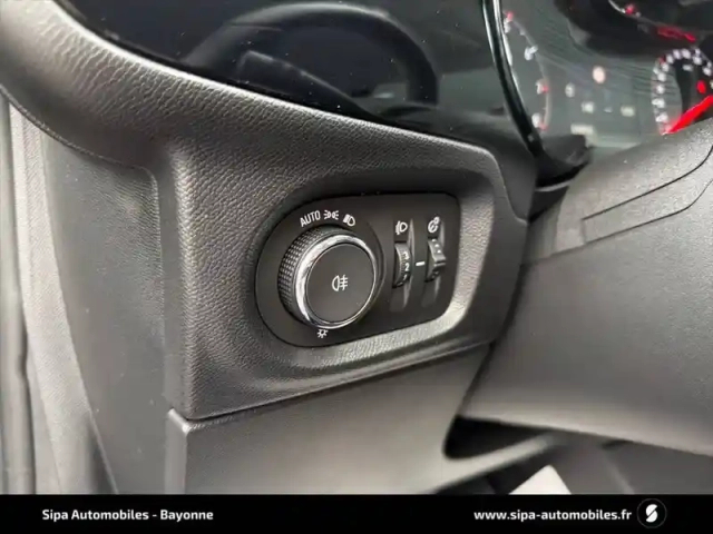 Opel Corsa 1.2 turbo 100 ch bvm6 — photo 78