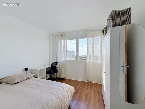 Colocation chaleureuse - Proche Gare - Saint Priest à 10 min de Lyon