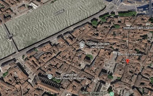11 rue des Orfèvres à VIENNE -- Appartement T2 de 51 m² au coeur du centre historique de Vienne