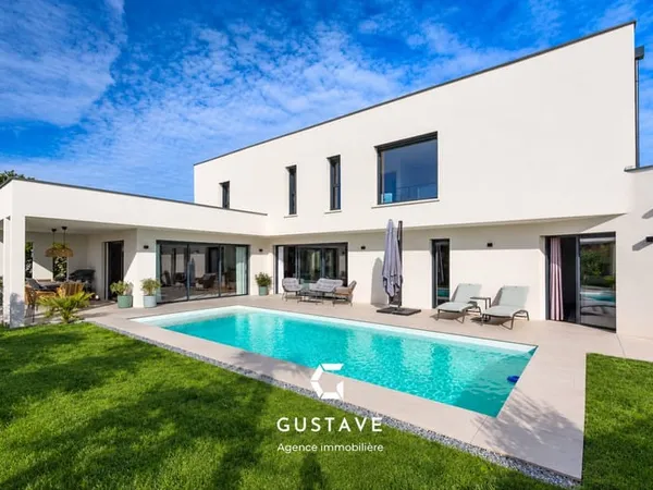Maison 7 pièces 196m2