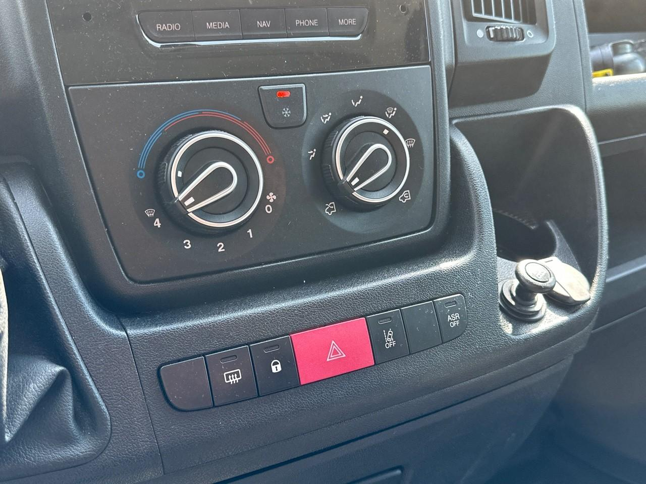 Peugeot Boxer tole 330 l1h1 bluehdi 120 s&s asphalt — photo 19