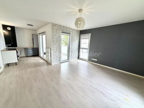 Rouen 76100 - Appartement T3 dans résidence moderne - une place de parking, terrasse, deux chambres