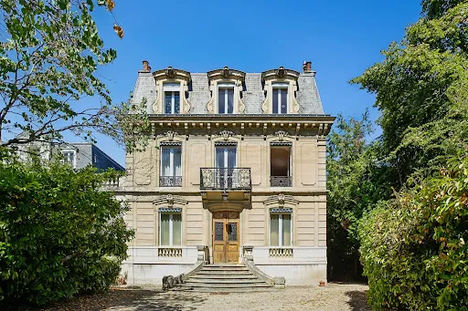 Maison 12 pièces 314 m²