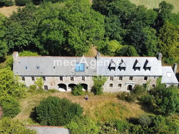 Découvrez un domaine de caractère datant de 1821, entre authenticité, nature et patrimoine. L