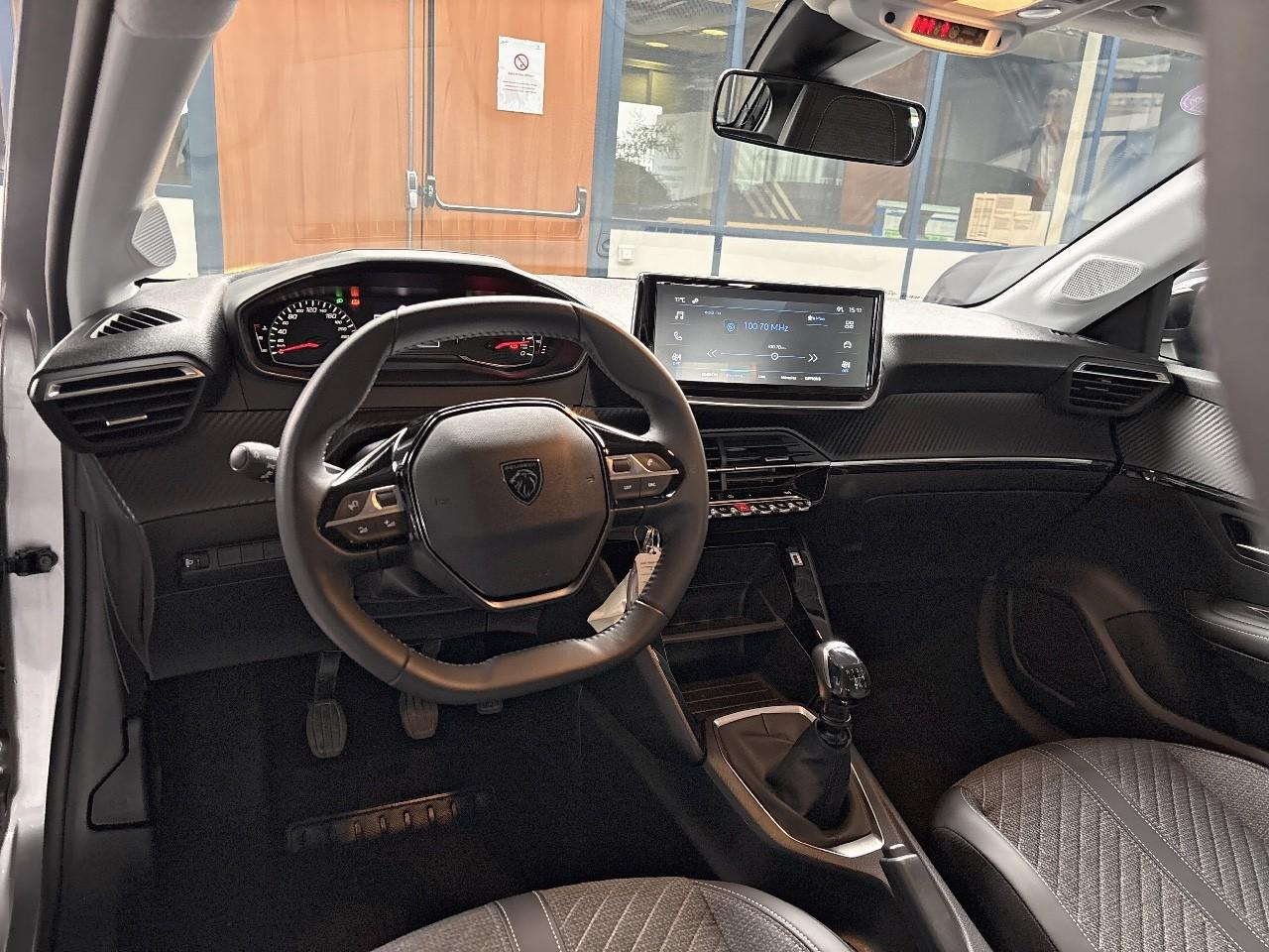 Peugeot 208 100 s&s bvm6 style — photo 8