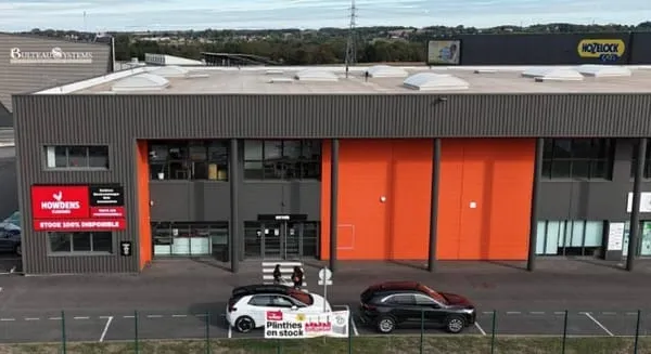 Local d'activité 1375 m²