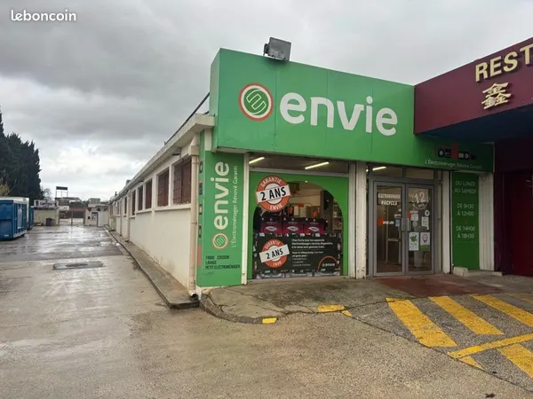 Magasin Local Commercial Entrepôt avec Parking