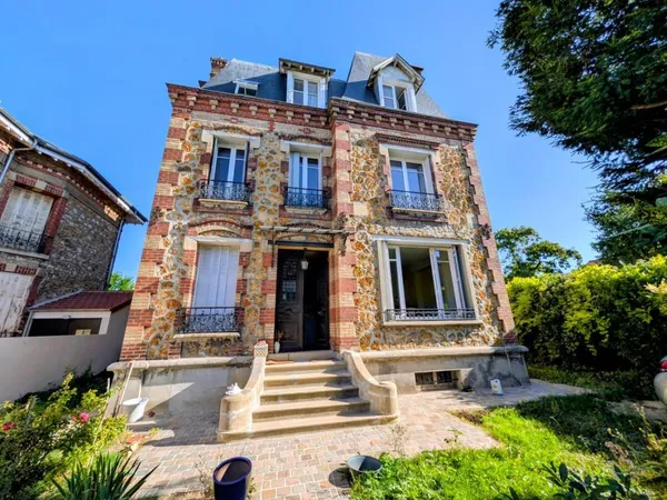 Vends maison - 183 m² - 8 pièces, 6 chambres - Saint-Leu-la-Forêt 95320
