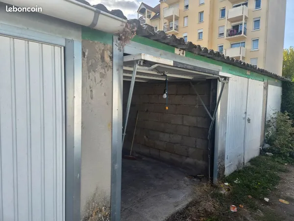 Garage / Box fermé - Secteur Mail des Charmilles / Abreuvoir de la Pielle