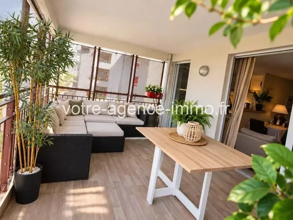 NICE - SAINTE-MARGUERITE - A pièces avec terrasse et possibilité garage