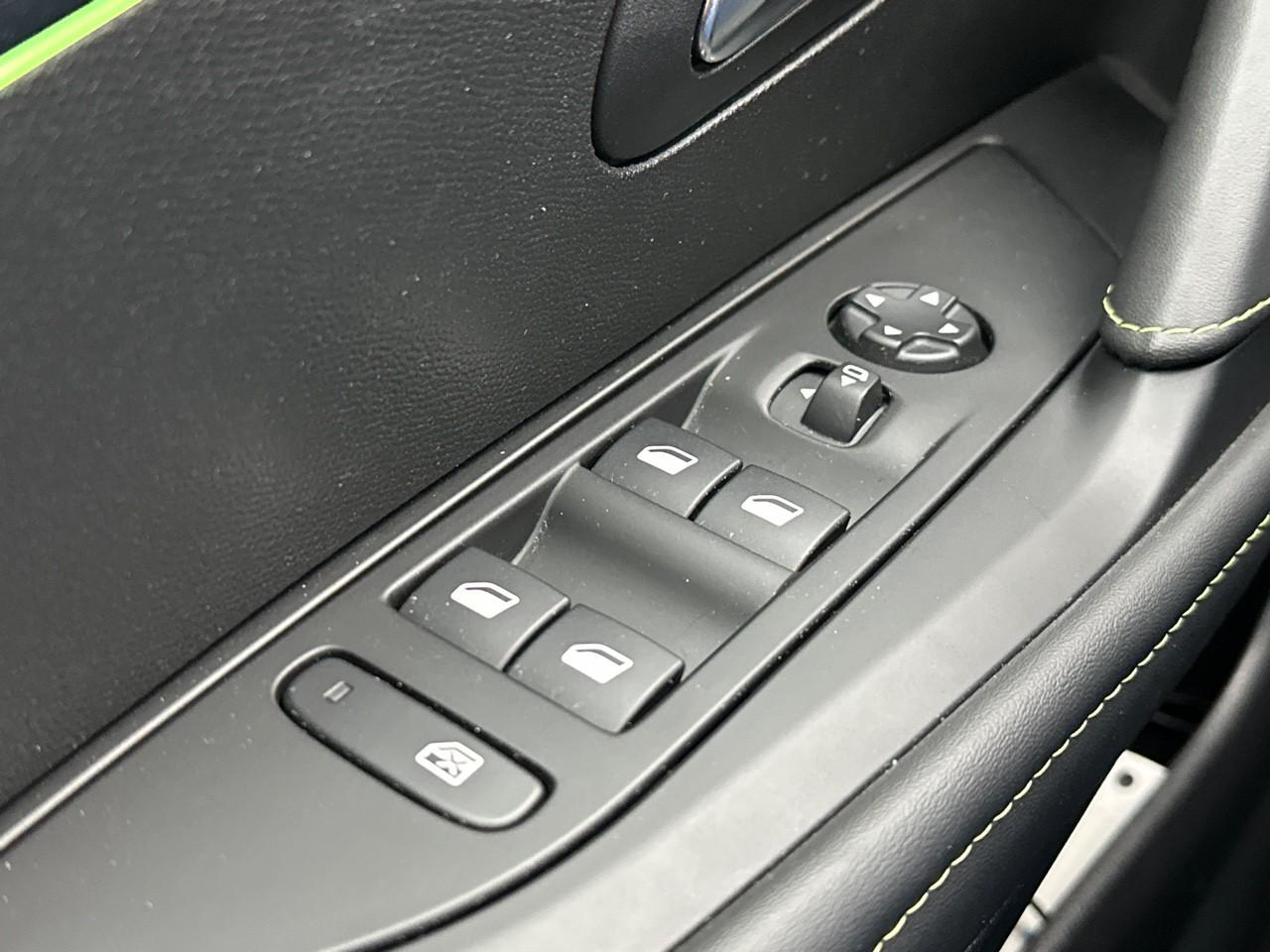 Peugeot 208 bluehdi 100 s&s bvm6 gt — photo 16