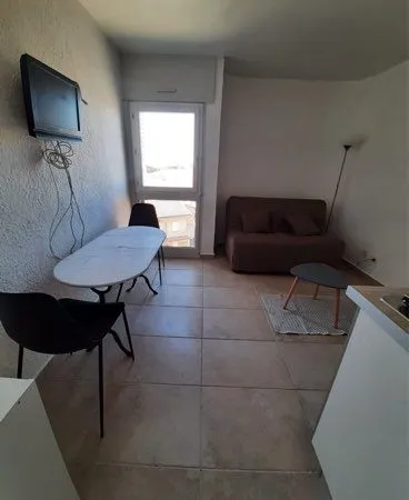 À vendre - Studio meublé avec locataire au Pontet