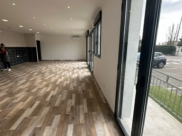 à louer - local commercial 92 m² - artigues-près-bordeaux