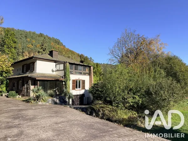 Maison 8 pièces 229 m²