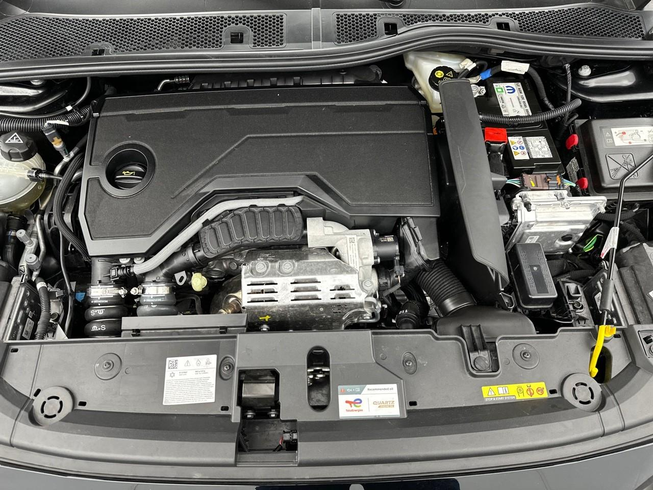 Peugeot 208 hybrid 136 e-dcs6 gt — photo 13