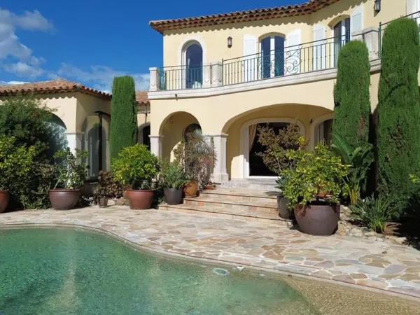 Maison 6 pièces 224 m²