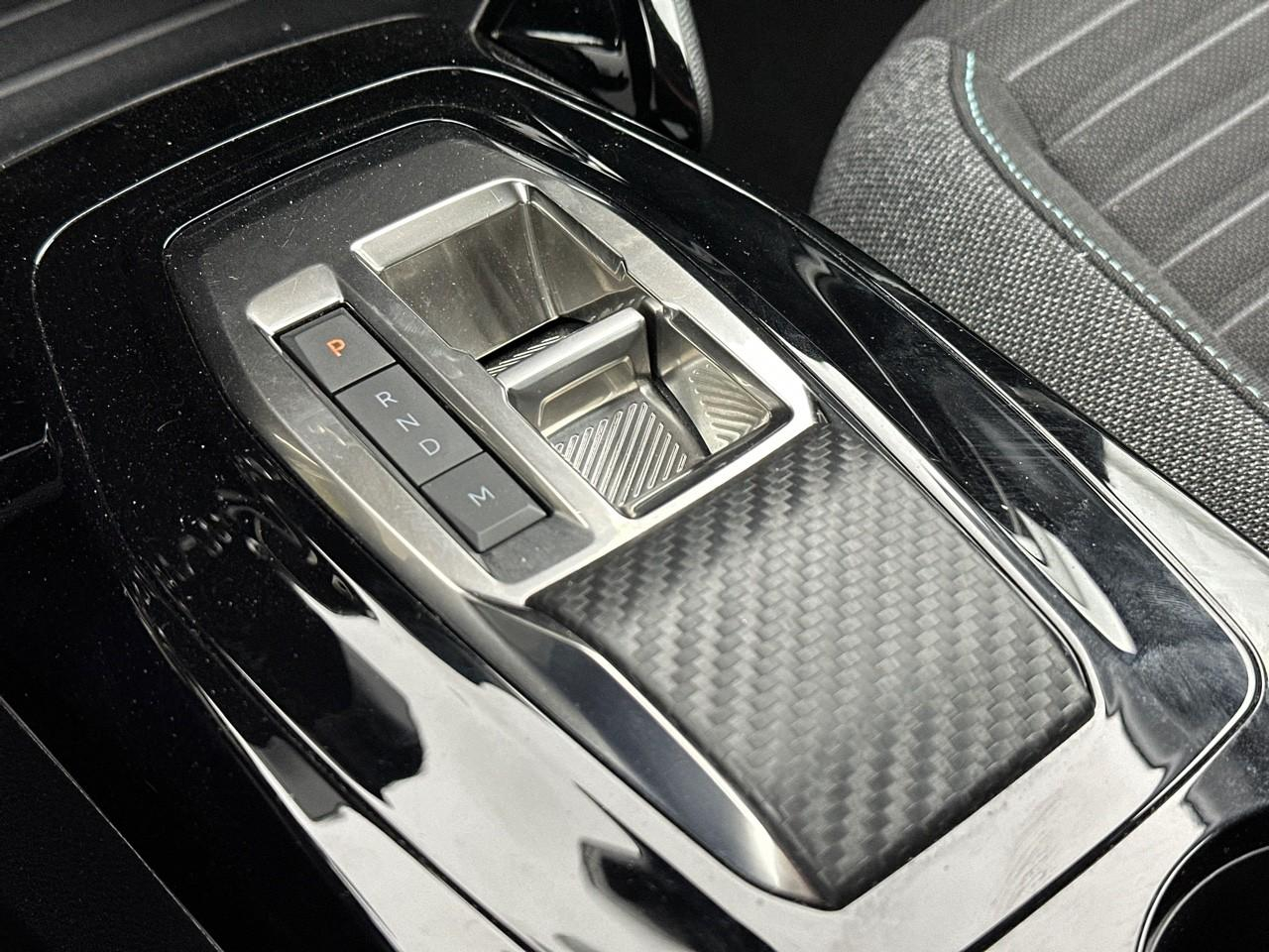 Peugeot 208 puretech 100 s&s eat8 style — photo 29