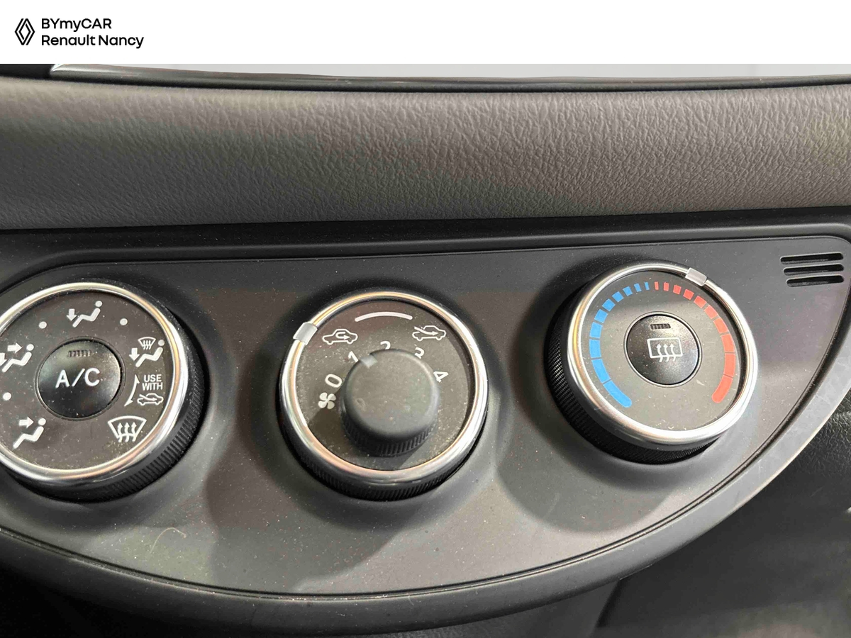 Toyota Yaris 70 VVT-i — photo 20