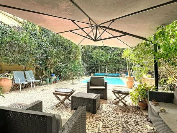 Maison 8 pièces 314 m²