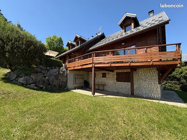 Chalet 10 pièces 237 m²