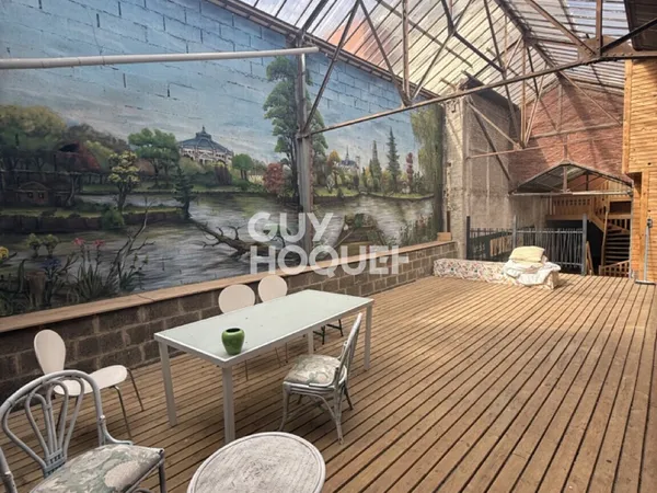 PROCHE CENTRE VILLE- ENSEMBLE IMMOBILIER COMPRENANT 5 APPARTEMENTS, UN LOCAL COMMERCIAL ET UN ESPACE