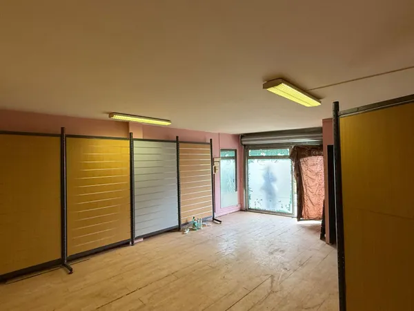 Local commercial 114 m²