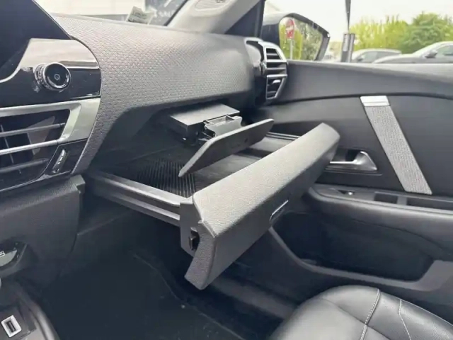Citroën C4 e- 136 ch automatique — photo 29