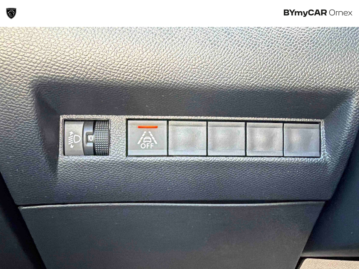 Peugeot 208 PureTech 100 S&amp;S EAT8 — photo 24