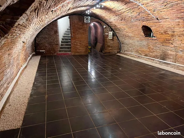 Rare - Cave commerciale voûtée 130 m² - Hyper-centre Capitole