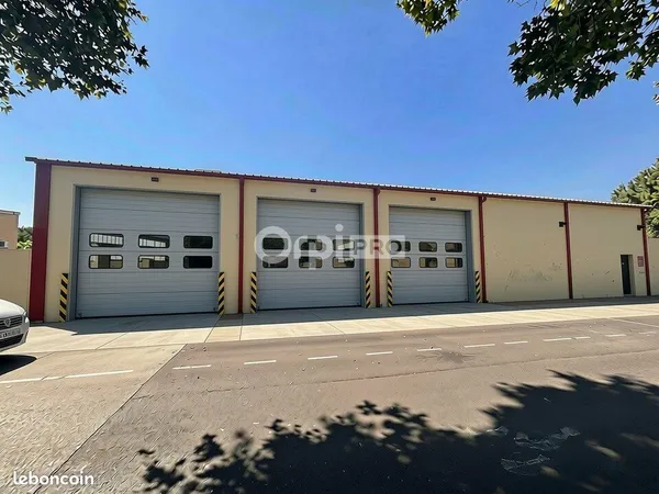 Local d'activité 167 m²