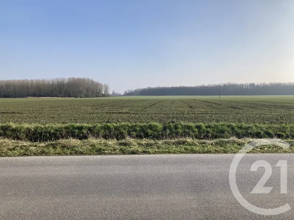 Terrain 607 m²