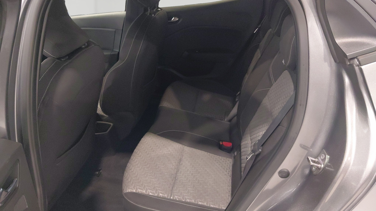 Renault Clio TCe 90 — photo 12
