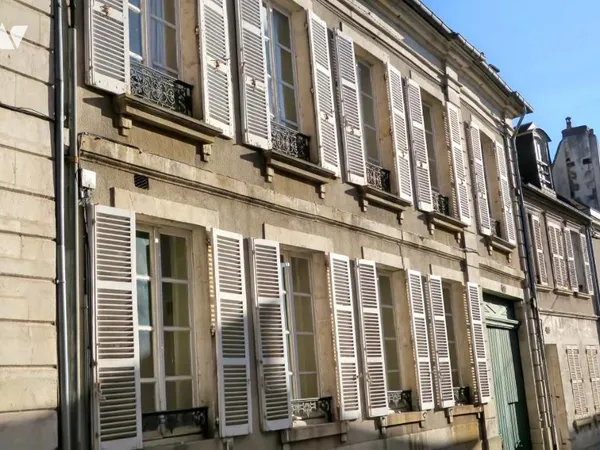 Maison 10 pièces 259 m²